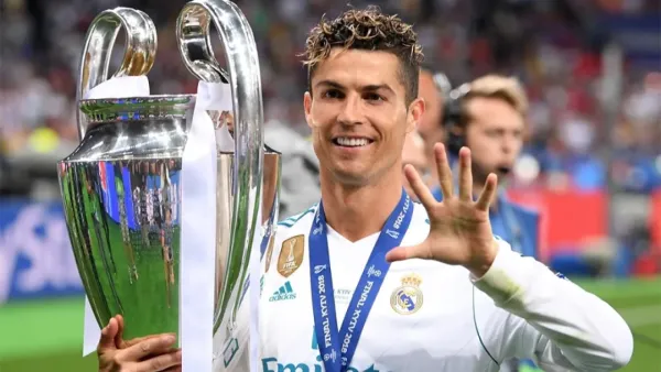 রোনালদোকে বিশেষ সম্মাননা জানাবে উয়েফা