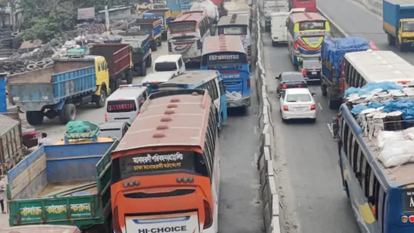 ঢাকা-চট্টগ্রাম মহাসড়কে ২০ কিলোমিটার যানজট