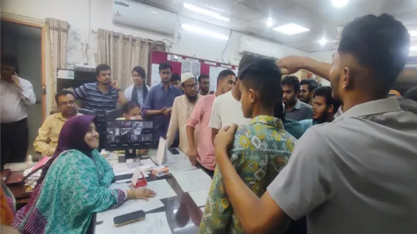 ত্রাণ দিতে এসে শিক্ষার্থী অসুস্থ, চিকিৎসায় গাফিলতির অভিযোগ