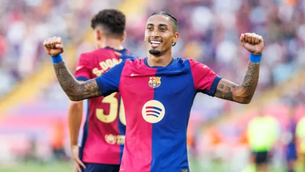 রাফিনিয়ার হ্যাটট্রিকে বার্সার ৭ গোলের জয়