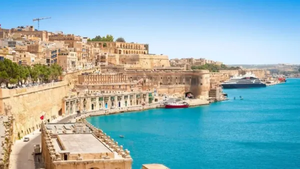 মাল্টা স্বাধীনতা লাভ করে