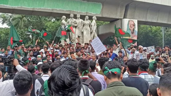 স্বৈরাচার পতনের একমাস পূর্তিতে চলছে ‘শহিদি মার্চ’