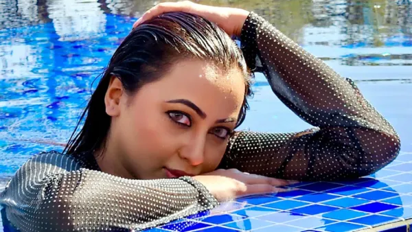 ছোট্ট মুখটার দিকে তাকিয়ে থেমে গেলাম: জাহারা মিতু