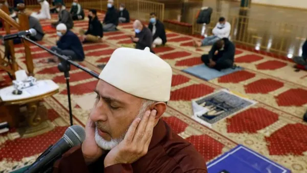 আজানের সময় কথা বললে গুনাহ হয় কি?