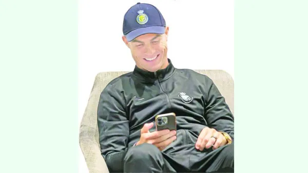 সামাজিক মাধ্যমে রোনালদোর ১০০কোটি ফলোয়ার