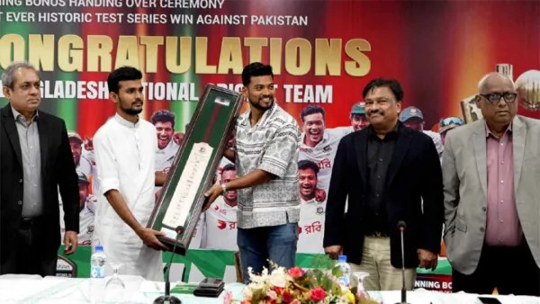 বন্যার্তদের মাঝে বোনাসের একটা অংশ দেবেন ক্রিকেটাররা