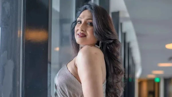 দেহদান করে দুশ্চিন্তায় ঋতুপর্ণা