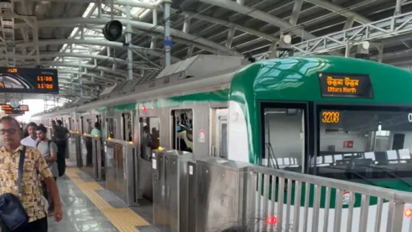 হঠাৎ যে কারণে বন্ধ আগারগাঁও-মতিঝিল রুটের মেট্রোরেল চলাচল