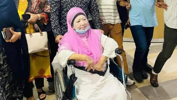 হাসপাতাল থেকে বিকেলে বাসায় ফিরবেন খালেদা জিয়া