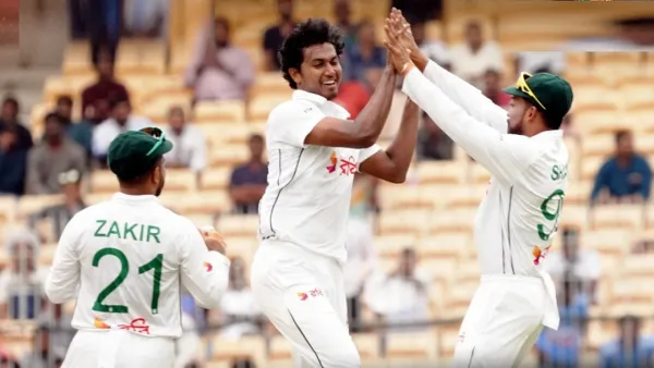 হাসানের ধাক্কা সামলে অশ্বিনের সেঞ্চুরিতে ভারতের দিন