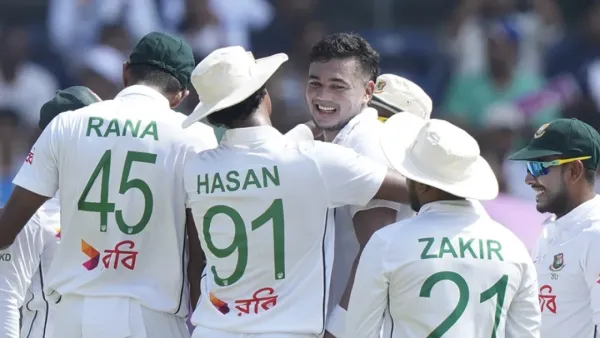 ৩৭৬ রানে অলআউট ভারত