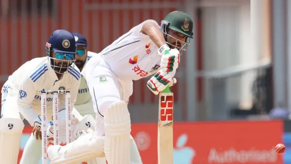 আকাশ-বুমরাহর তোপে বিপর্যয়ে বাংলাদেশ