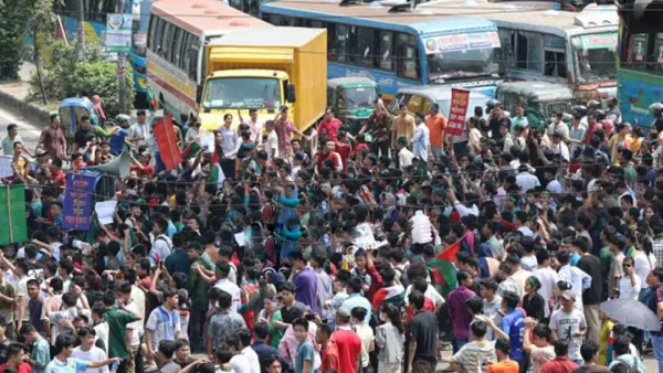 পাহাড়িদের ওপর হামলা: প্রতিবাদে শাহবাগ অবরুদ্ধ
