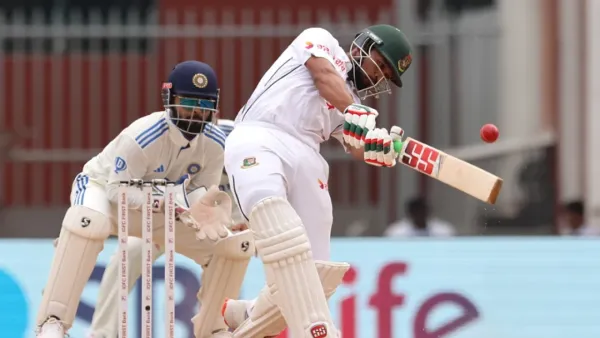 শান্ত’র ফিফটিতে ব্যবধান কমিয়ে দিন শেষ করল বাংলাদেশ