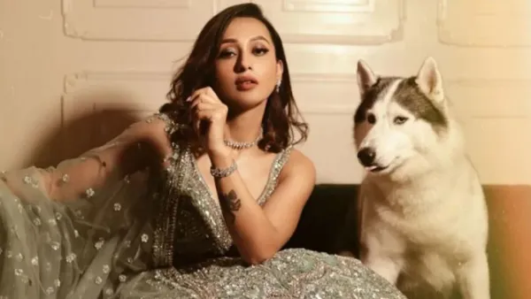 আমার বন্ধু হতে চাইলে কুকুর হতে হবে: মিমি