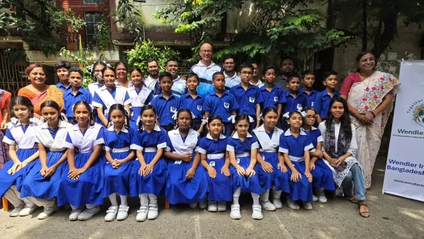 সুবিধাবঞ্চিত শিক্ষার্থীদের নিয়ে ওয়েন্ডলার ইন্টারলাইনিং বাংলাদেশ লিমিটেডের অনুষ্ঠান