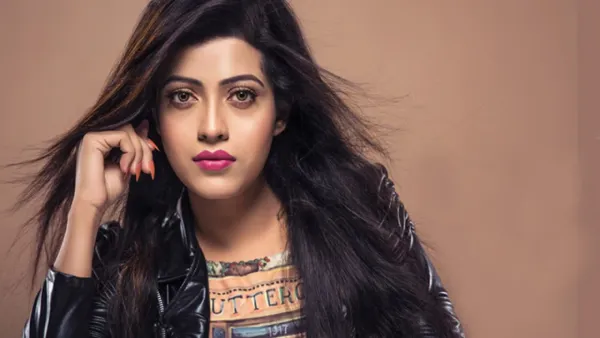 কোটি টাকা দেনমোহরে বিয়ে করলেন সানাই