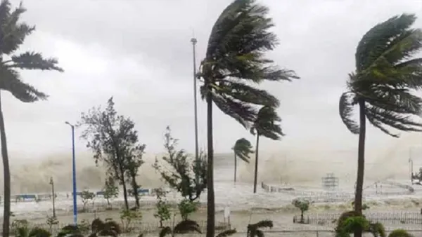 আট অঞ্চলে ৬০ কিমি বেগে ঝড়ের আভাস