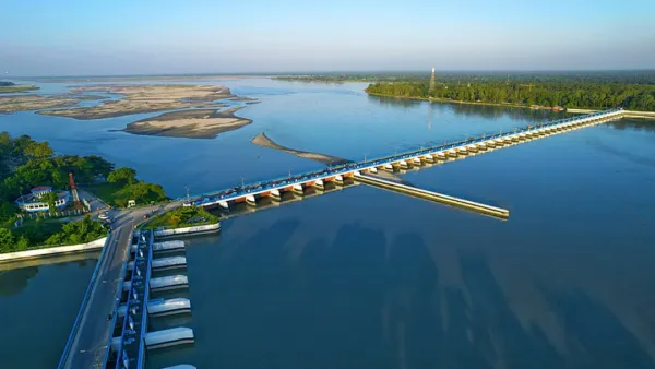 তিস্তার পানি বিপৎসীমা ছুঁই ছুঁই, নিম্নাঞ্চল প্লাবিত