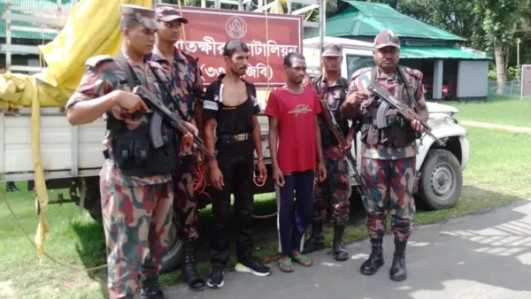 গেট ভেঙে বাংলাদেশে ঢুকে পড়ল দুই মদ্যপ ভারতীয়