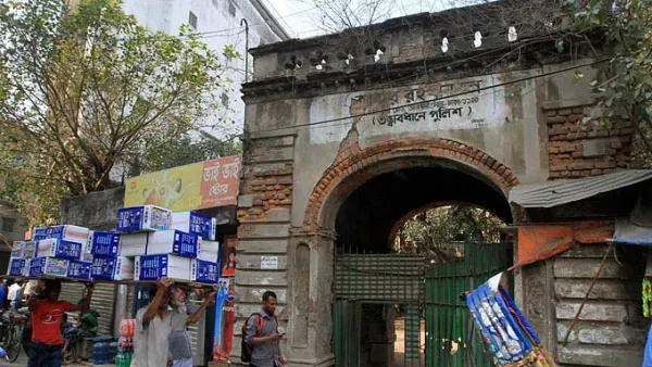 জবির হল দখল ছাড়তে ৭ দিনের নোটিশ