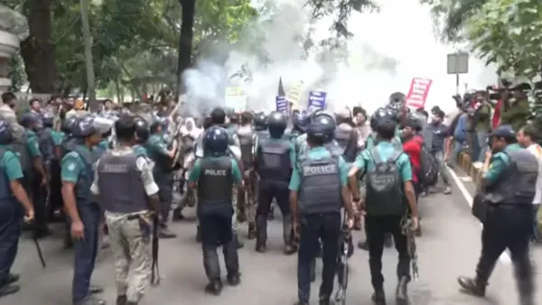 ৩৫ প্রত্যাশীদের অবস্থান: যমুনার সামনে রণক্ষেত্র