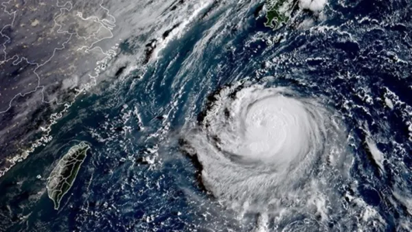 ধেয়ে আসছে ভয়ঙ্কর টাইফুন ‘ক্রাথন’