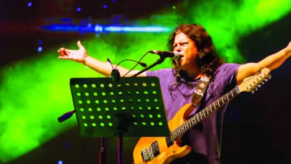 দিনটি ঘিরে থাকে ভক্তদের পাগলামি, ভালোবাসা