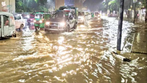 টানা বৃষ্টিতে রাজধানীতে জলাবদ্ধতা, দুর্ভোগে নগরবাসী