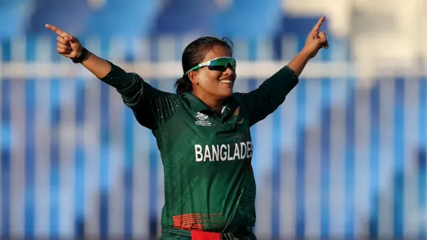 প্রথম বাংলাদেশি হিসেবে নারী টি-টোয়েন্টিতে নাহিদার উইকেটের সেঞ্চুরি