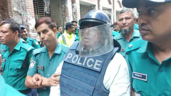 সাবেক খাদ্যমন্ত্রী সাধন মজুমদার রিমান্ডে