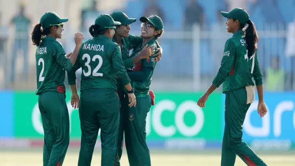 ইংল্যান্ডকে ১১৮ রানে আটকে দিল বাংলাদেশ