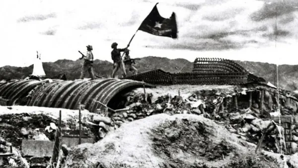 ইতিহাসের এই দিনে, ‘হোচিমিনের নেতৃত্বে কমিউনিস্টদের হ্যানয় দখল করা হয়’