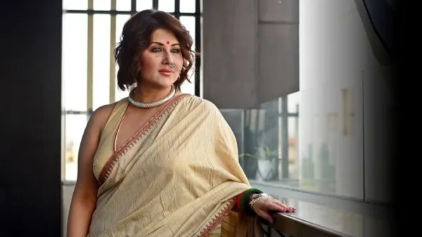 সৃজিত ও দেব প্রসঙ্গে যা বললেন স্বস্তিকা