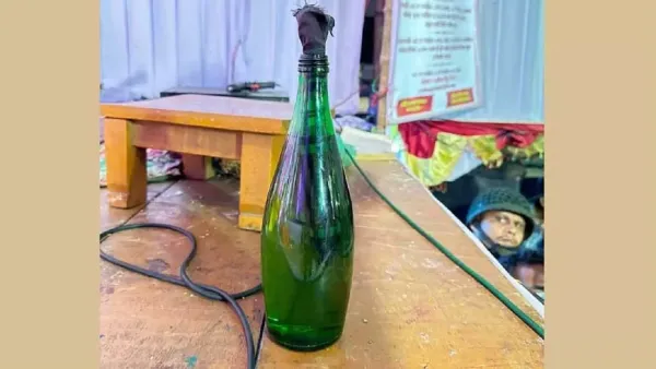 রাজধানীতে পূজামণ্ডপে পেট্রোলবোমা সদৃশ্য বস্তু নিক্ষেপ, আটক ৩