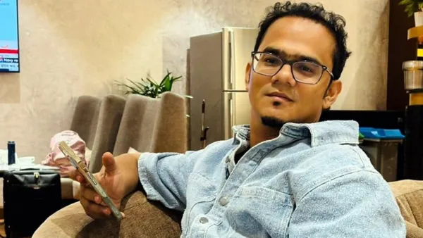 মতামত জানতে চেয়ে সমালোচনার মুখে নির্মাতা