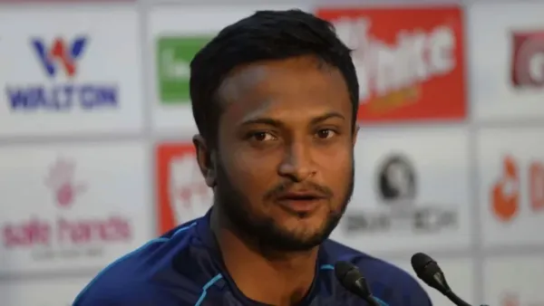 আগামীকাল দেশে ফিরছেন সাকিব