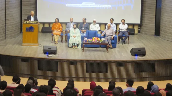 ইস্ট ওয়েস্ট বিশ্ববিদ্যালয়ে শীতকালীন সেমিস্টারের নবীন-বরণ অনুষ্ঠিত