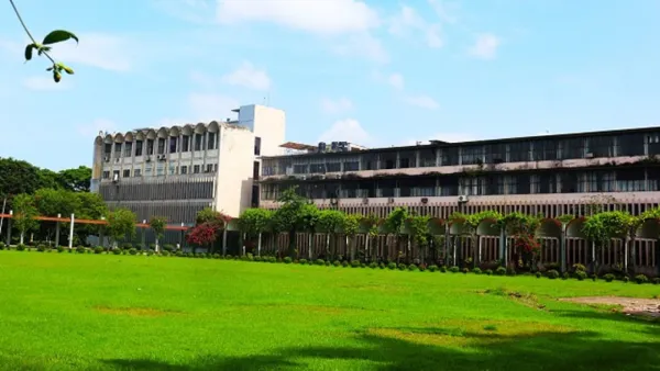 মালয়েশীয় ছাত্রীকে যৌন নিপীড়নের অভিযোগে বাকৃবি শিক্ষক বরখাস্ত