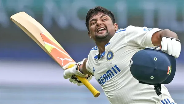 সরফরাজের অভিষেক সেঞ্চুরিতে ঘুরে দাঁড়িয়েছে ভারত