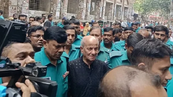 রিমান্ড শেষে কারাগারে কামাল আহমেদ মজুমদার