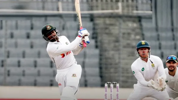 প্রতি দশকে এক উইকেট, ৬০ রানে ৬ জনকে হারিয়ে লাঞ্চে বাংলাদেশ