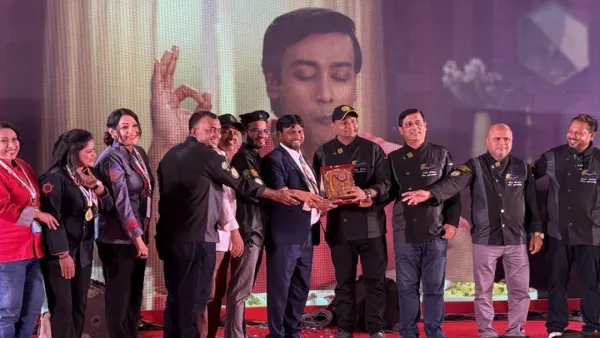 সিএফবি লাইফটাইম অ্যাচিভমেন্ট পুরস্কারে ভূষিত খলিলুর রহমান