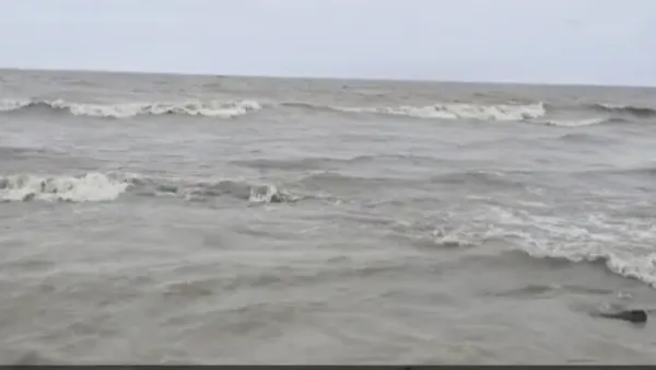 পটুয়াখালীতে ঘূর্ণিঝড় দানার প্রভাব শুরু