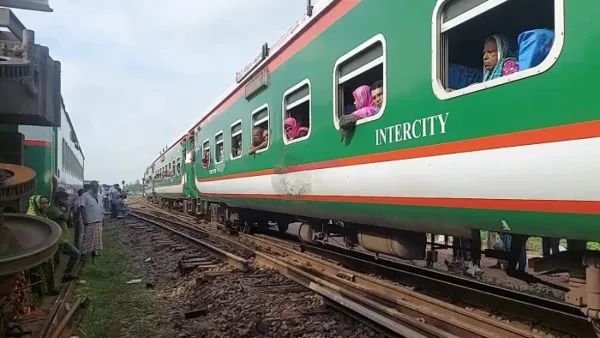 ঢাকা থেকে ট্রেন চলাচল শুরু