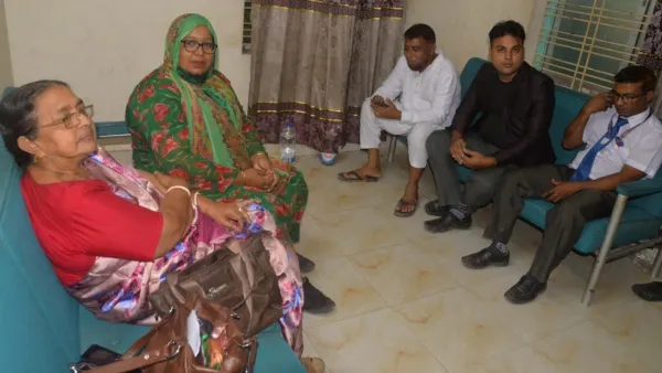 আওয়ামী লীগের গুণকীর্তন করে গান বাজানোয় আটক ৫