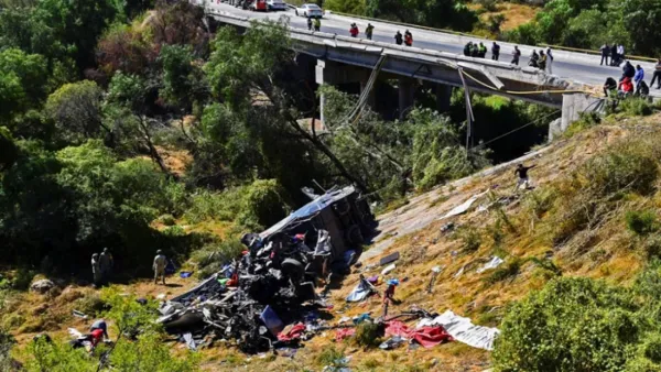 মেক্সিকোতে বাস দুর্ঘটনায় ২৪ জন নিহত