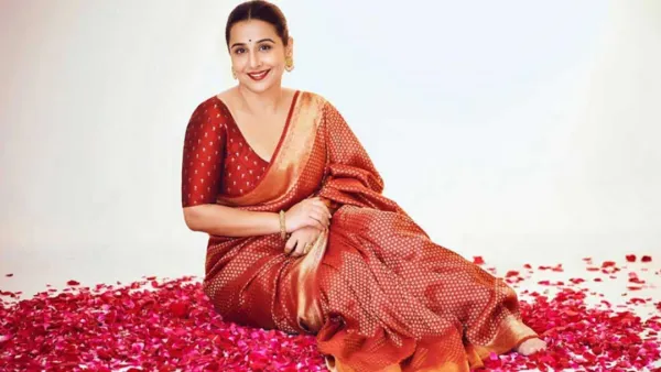 হঠাৎ মঞ্চে পড়ে গেলেন বিদ্যা বালান, ভিডিও ভাইরাল