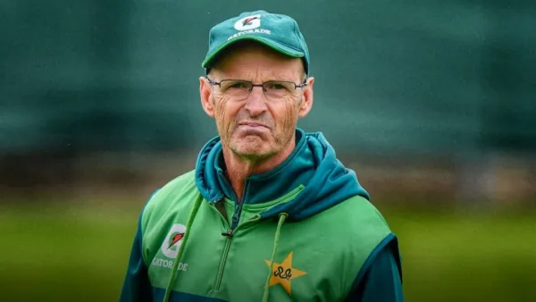 ৬ মাসের মাথায় পাকিস্তানের কোচের পদ ছাড়লেন কারস্টেন