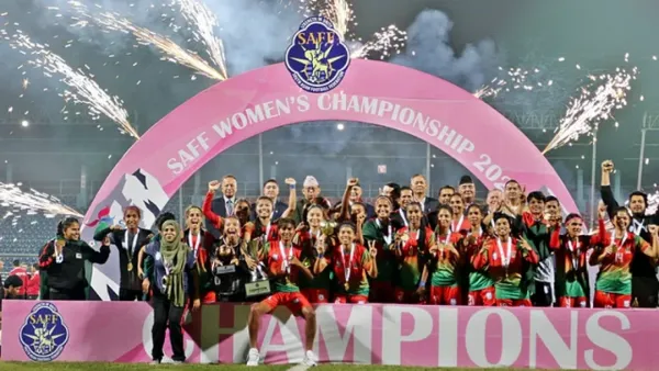 আবারও ছাদখোলা বাসে সংবর্ধনা পাবেন সাবিনা-ঋতুপর্ণারা